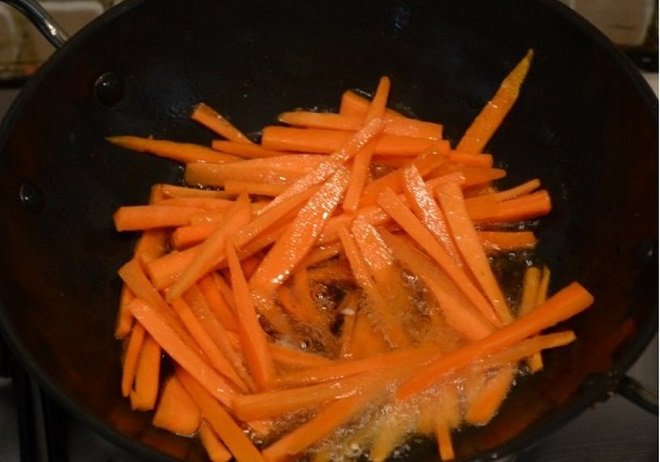 xào cà rốt