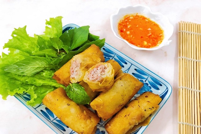 chả giò khoai môn